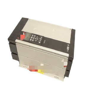 Contrôleur de variateur de vitesse PLC VLT5003PT5C54SBR3DLF00A00C0 - Product Image 1