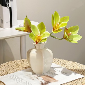 Ensemble d'orchidées Cymbidium artificielles à 3 têtes en soie pour décorations de mariage et de maison - Product Image 3