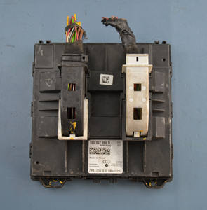 Unité de commande de carrosserie BCM <span class=keywords><strong>d</strong></span>'<span class=keywords><strong>occasion</strong></span> pour Jetta Polo <span class=keywords><strong>D</strong></span>émontage de voiture <span class=keywords><strong>d</strong></span>'<span class=keywords><strong>occasion</strong></span> Jetta Polo <span class=keywords><strong>Santana</strong></span> 18D937086D Module de commande de carrosserie - Product Image 2