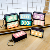 Porte-clés lumineux LED personnalisé en forme de dessin animé, étanche, léger, cadeau idéal pour lui, souvenir de fête, ou petit cadeau de Noël