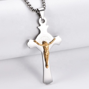 Ciondolo Crocifisso in Acciaio Inossidabile Placcato Oro 18K, Charm Croce di Gesù, Gioiello Religioso Cristiano, Regalo - Product Image 5