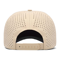 Casquette de golf imperméable à 5 panneaux, perforée au laser, respirante, réglable, avec patch en caoutchouc bicolore, 100 % polyester, unisexe, pour toutes les saisons