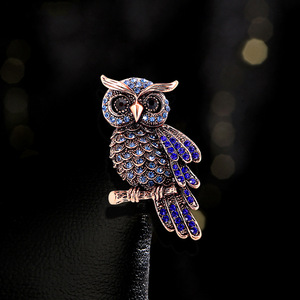 Broche en alliage plaqué or haut <span class=keywords><strong>de</strong></span> gamme, motif hibou intelligent, sertie <span class=keywords><strong>de</strong></span> diamants, pour femmes, symbole <span class=keywords><strong>de</strong></span> <span class=keywords><strong>sagesse</strong></span> - Product Image 1