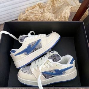 Chaussures de skate tendance nationale pour femmes, style Ins, nouvelle collection Printemps-Été 2026, polyvalentes, sportives et décontractées, pour étudiantes - Product Image 3