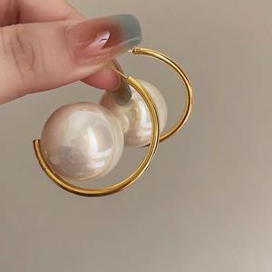 Pendientes geométricos <span class=keywords><strong>de</strong></span> <span class=keywords><strong>perlas</strong></span> retro francés moda exagerada temperamento pendientes <span class=keywords><strong>de</strong></span> lujo pendientes <span class=keywords><strong>de</strong></span> gama alta al por mayor mujeres - Product Image 4