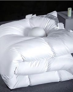 لحاف فندقي مخملي بحجم كينج، لحاف أبيض بشعار مخصص، لحاف خفيف الوزن وناعم - Product Image 4