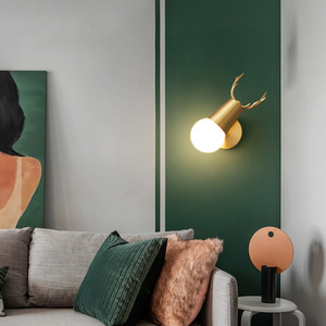 Lámpara de Pared Moderna Minimalista 2024 con Cabeza de Ciervo de Cobre, Iluminación de Fondo para Dormitorio y Sala de Estar, Estilo Nórdico - Product Image 4
