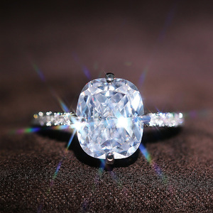 Anello in Argento F591 con Diamante Sintetico Taglio Ovale, Gioiello Classico da Donna per Fidanzamento - Product Image 3