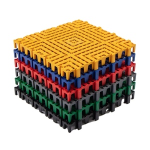Easy Clean Anti-Slip PP modulari ad incastro per Garage <span class=keywords><strong>pavimento</strong></span> in vinile per magazzino <span class=keywords><strong>cuscino</strong></span> ad incastro di drenaggio - Product Image 1