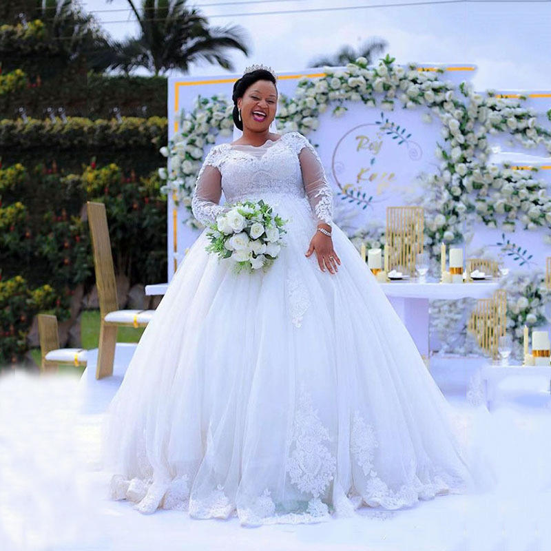 plus size skeeves wedding dress