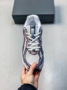 รองเท้ากีฬาลำลองสำหรับผู้ชาย ดีไซน์หรูหราคุณภาพสูง พร้อมดีไซน์ตาข่าย ให้ความสบายในการเดิน - Product Image 3