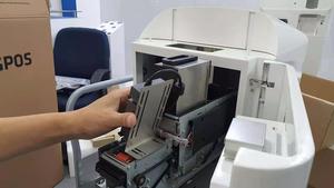 Kiosk Dual-Tray mã qr quét Lai từ <span class=keywords><strong>IC</strong></span> chip <span class=keywords><strong>RFID</strong></span> thẻ <span class=keywords><strong>Dispenser</strong></span> - Product Image 4