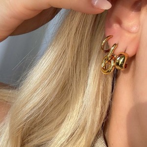 Pendientes minimalistas de doble aro de acero inoxidable, diseño geométrico de anillo circular para mujer, modernos y versátiles, oro de 18k - Product Image 3