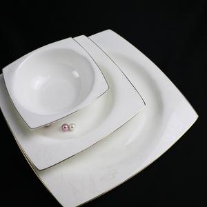 TY <span class=keywords><strong>Service</strong></span> de table de luxe à bordure dorée 24pcs de <span class=keywords><strong>vaisselle</strong></span> en porcelaine de forme carrée <span class=keywords><strong>Vaisselle</strong></span> en céramique pour <span class=keywords><strong>6</strong></span> <span class=keywords><strong>personnes</strong></span> Ensembles de table de luxe en or - Product Image 4