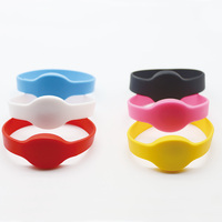 Bracelets en silicone RFID étanches pour paiement sans argent liquide, bracelet NFC pour système POS de station balnéaire, distributeur automatique