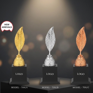 Juego de 3 Trofeos de Metal Fundido a Presión de Diseño Moderno, Portátiles, con Grabado y Aspecto Elegante Premium - Product Image 2