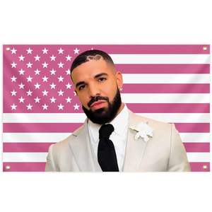<span class=keywords><strong>Tapiz</strong></span> Divertido <span class=keywords><strong>de</strong></span> Drake con la Bandera Estadounidense Rosa, Cantante <span class=keywords><strong>de</strong></span> Música, con 4 Ojales para Colgar en la Pared - Product Image 1