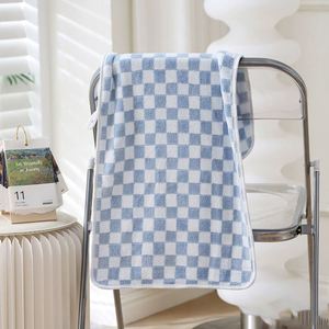 Serviette de Visage Adulte Unie en Tissu Corail Doux, Épaisse, Absorbante, Écologique, Séchage Rapide, à Suspendre – Vente en Gros 2026 - Product Image 4