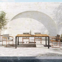 Ensemble de table et chaises en rotin d'extérieur, canapé simple, table basse, combinaison de loisirs 3 pièces pour cour, balcon, hôtel, villa