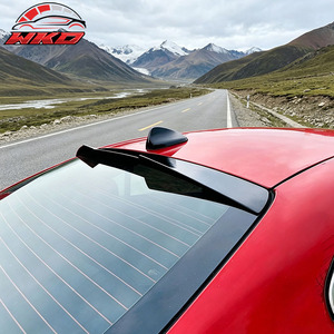 Convient pour Alfa Romeo Giulia 2017-2026 Aileron de toit style V Noir brillant - Product Image 2