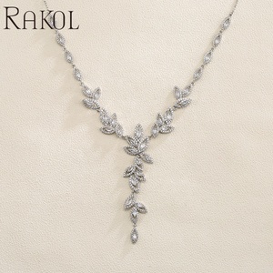Rakol NP5085เครื่องประดับแฟชั่นดอกไม้หรูหราของผู้หญิงสร้อยคอคริสตัลเพทายลูกบาศก์ - Product Image 4