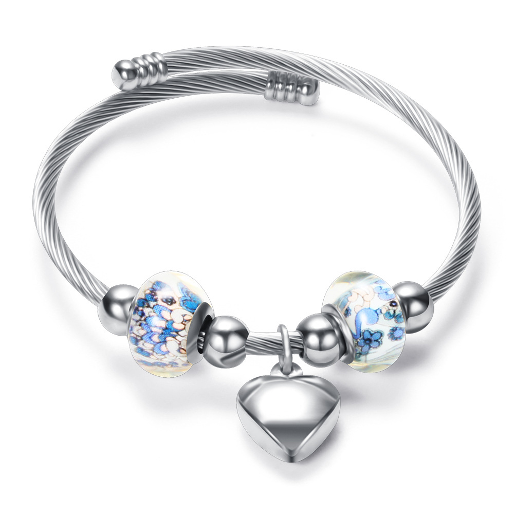 Perles bleues couleur acier