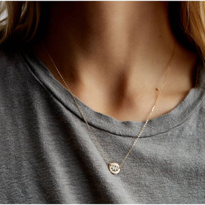 Colgante de disco de acero inoxidable 316L, chapado en oro de 14K, 9mm, grabado de signos del zodiaco, collar - Product Image 6