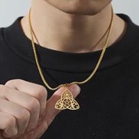 Collier Myshape Triquetra Triple Lune Déesse, Pendentif Pentagramme Wiccan en Acier Inoxydable, Bijou Amulette Religieuse pour Femme