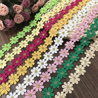 LS490 2.5cm marguerite fil d'or 8 pétales soluble dans l'eau polyester broderie dentelle garniture adaptée à la décoration artisanale