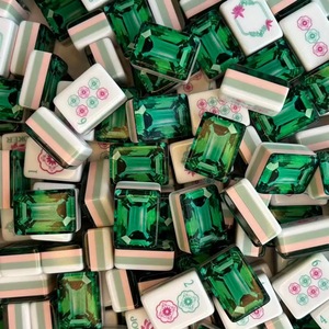 Juego de Mahjong Americano Moderno de Acrílico Verde Diamante, Fichas de Cristal de Lujo Portátiles con Bolsa de Almacenamiento para Uso Doméstico y Regalos - Product Image 1