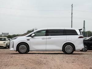 Auto Elettrica M9 DM-i 2025 Versione di Punta con Autonomia di 100km ad Alta Velocità, Batteria da 20.39kWh, Motore da 200kW, Guida a Sinistra - Product Image 4