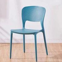 La chaise creuse nordique de dîner de loisirs colore les pleines chaises de salle à manger empilables en plastique de pp