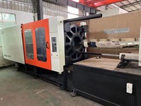 Machine d'injection hydraulique d'occasion ChenHsong EM560-SVP/3 à économie d'énergie, 560 tonnes, pour le moulage de chaises en plastique