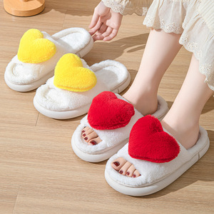 Chaussons plats pour femmes à motif cœur, en mousse à mémoire de forme douce et duveteuse, avec logo brodé, pour chambre à coucher, effet massage - Grande Vente - Product Image 3