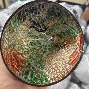 Bol en coquille de noix de coco unique fait à la main avec intérieur laqué | Bol cadeau écologique naturel pour événements, décoration et repas - Product Image 4