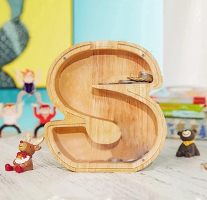 Alcancía de Madera Retro Transparente con Letras del Alfabeto Inglés Personalizables, Diseño Mágico y Encantador - Product Image 3