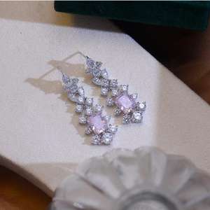 Juego de Anillos de Boda CZ Jewelry, Corte Radiante 8x6mm, Plata de Ley, Aretes de Zirconia, Baño de Rodio, Estilo Moderno - Product Image 4