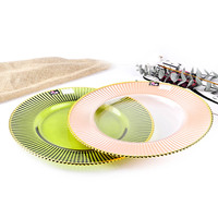 Assiette de présentation décorative en verre côtelé coloré avec bord ondulé doré pour décoration de table de mariage, vente en gros