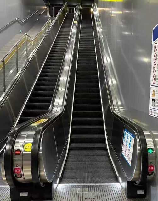 Black Indoor and Outdoor Polyurethane Handrail Escalator Handrail