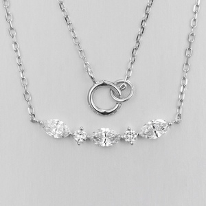 Collier pendentif classique en or blanc massif 10 carats avec diamant de laboratoire taille marquise 0,36 ct |   Pendentif en diamant de laboratoire taille marquise - Product Image 1