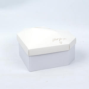 Juego de caja de flores en forma de corazón especial tridimensional Embalaje de piel de tres piezas para flores Cubo de abrazo Caja de regalo Caja de recuerdo - Product Image 6