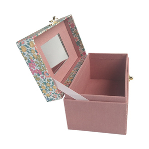 Chất Lượng Hàng Đầu Thanh Lịch Bán Lẻ Mỹ Phẩm Hộp Quà Tặng Bao Bì Với Vải Bìa Sang Trọng Vàng Kim Loại Khóa - Product Image 2