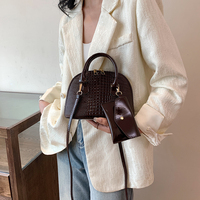 Sac à main dôme en cuir croco pour femme, sacoche à poignée supérieure avec fermoir tournant doré, grande capacité pour le bureau, les voyages et l'usage quotidien