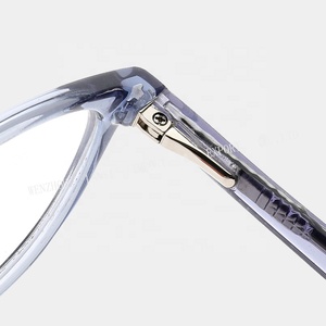 Lunettes à monture ovale à verres photochromiques certifiées CE, garantissant une vision claire pour faire les devoirs, faire du sport et <span class=keywords><strong>regarder</strong></span> des films - Product Image 4