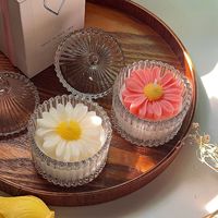 Bougie parfumée Daisy faite à la main dans un bocal en verre texturé, parfum floral romantique pour la décoration de table et les cadeaux