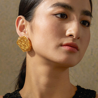 Boucles d'oreilles en forme géométrique polyédrique creuse en impression 3D, design unique, fil de laiton tissé, boucles d'oreilles épaisses, bijoux pour femmes