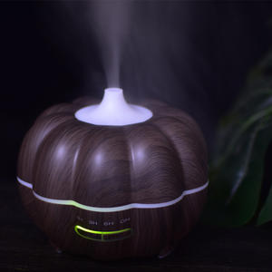 Diffuseur d'arômes en bois de citrouille 300 ml avec humidificateur et lumière LED pour usage domestique - Product Image 1
