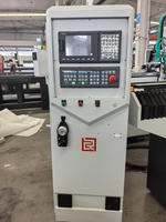 Centre de gravure CNC 4 axes robuste pour polystyrène, avec commande Syntec, axe Z à mouvement par entraînement, plateau de fraisage 5 faces, armoire indépendante et composants allemands et taïwanais