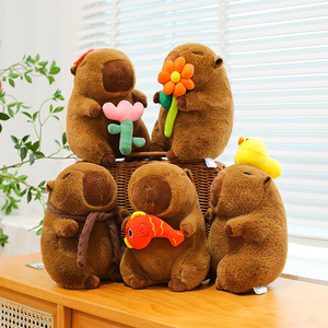 Lindo Peluche de Capibara de 8 Pulgadas, Juguete de Dibujos Animados de Capibara con Sombrero y Flor, Muñeco Almohada, Pequeño Regalo para Bodas, Venta al por Mayor - Product Image 2