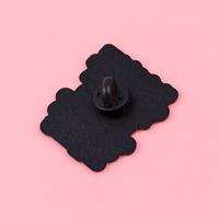 En gros, épingles en métal à motifs de dessins animés, broches souvenirs avec citations, épingles créatives à lettres anglaises, épingles décoratives pour accessoires vestimentaires